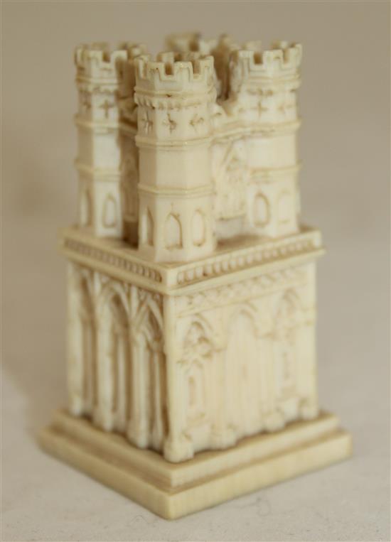 A European ivory castle chess piece, 19th century, 5.9cm